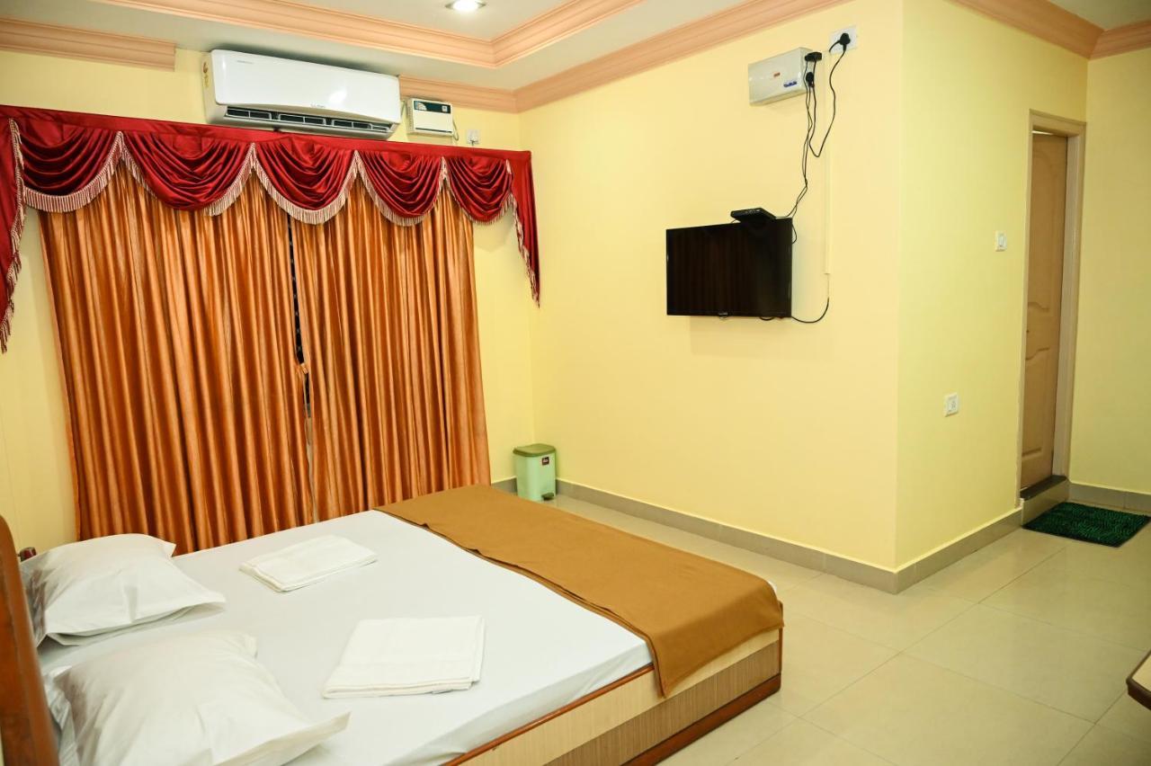 S S Residency Hotel Padubidri Ngoại thất bức ảnh